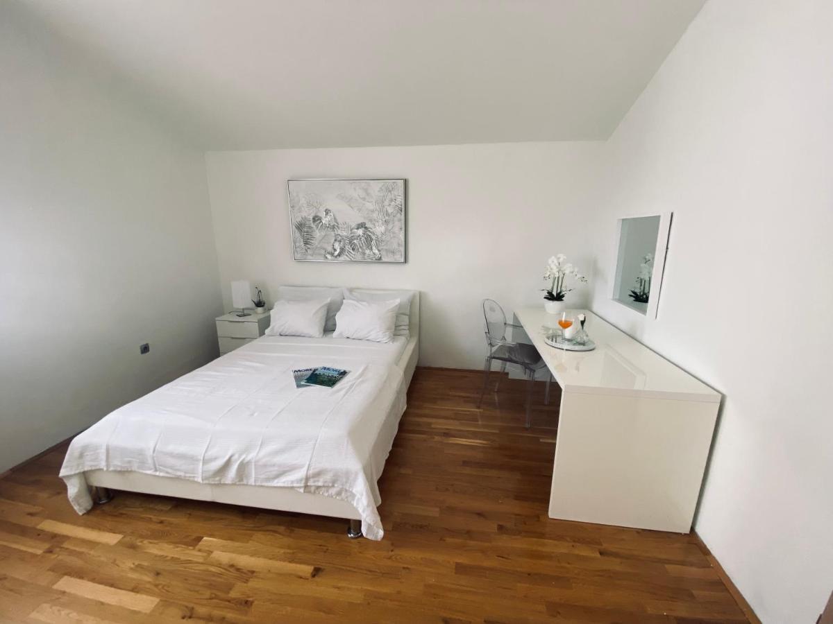 Zara Apartment *